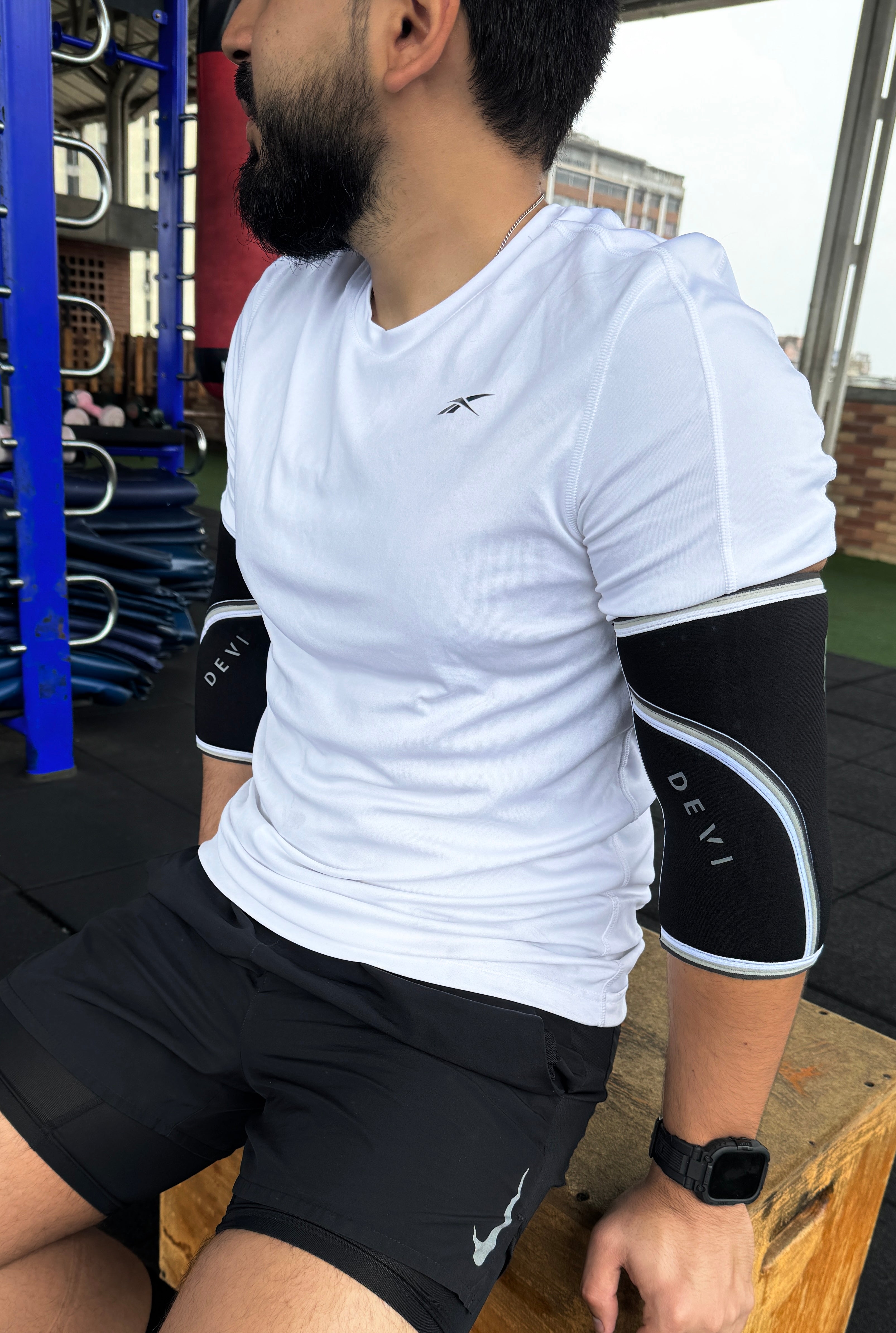 CODERAS NEOPRENO PARA GYM- NEGRO