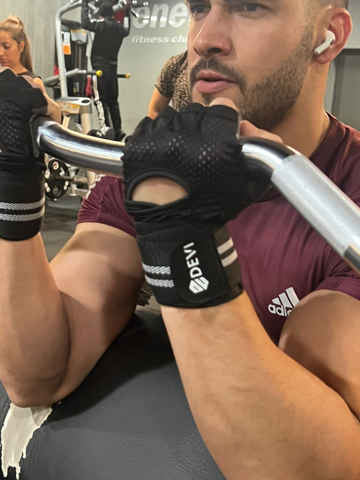GUANTES CON MUÑEQUERAS- GRIS